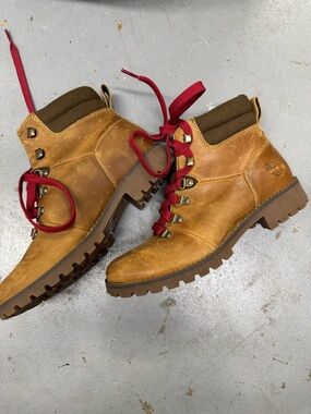 Timberland Tan Leather Boots with Red Laces